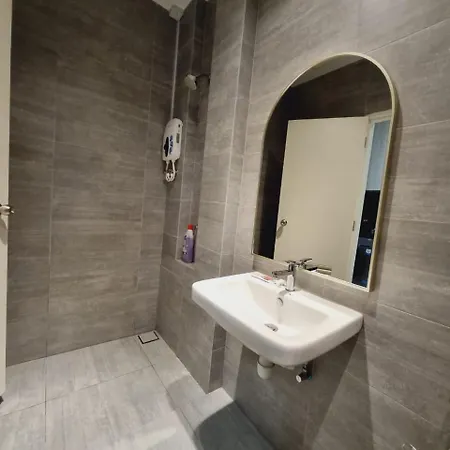 Simple Nice Stay @ Riverine Diamond Petanak Kuching Exterior photo